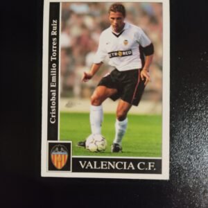 Cromo Mundicromo 2002 de Curro Torres con el Valencia CF en acción sobre el campo.
