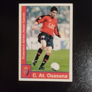 Anverso del cromo Mundicromo 2002 de Francisco Javier Jusué en acción con Osasuna.