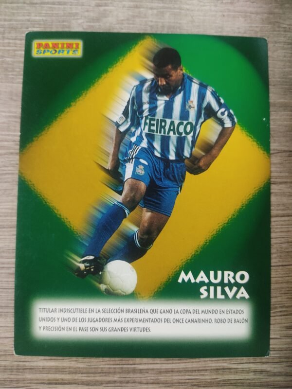 Cromo Panini original de Mauro Silva con la camiseta del Deportivo La Coruña y fondo con bandera de Brasil, edición Sports años 90