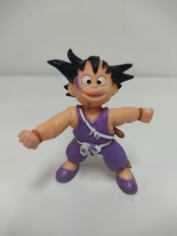Figura retro de Goku niño con traje morado y cola, edición 1988