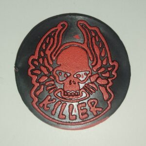Slammer KILLER con calavera roja alada y fondo negro, diseño alternativo estilo punk vintage