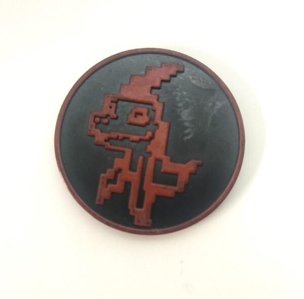 Slammer número 8 de Digimon con diseño pixelado rojo mate sobre fondo negro estilo retro 8-bit
