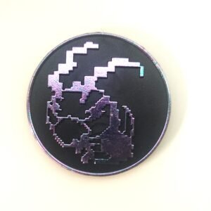 Slammer número 16 de Digimon con diseño pixelado holográfico tornasol sobre fondo negro estilo 8-bit