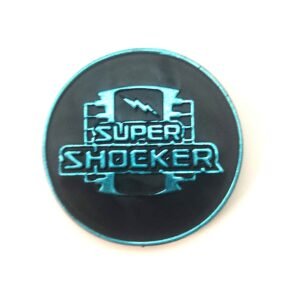 Slammer Super Shocker número 20 de Digimon con diseño metálico turquesa sobre fondo negro