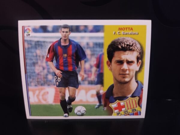 Cromo Colecciones Este de Thiago Motta, FC Barcelona, temporada 2002/03, edición en blanco y negro de LaLiga Primera División.