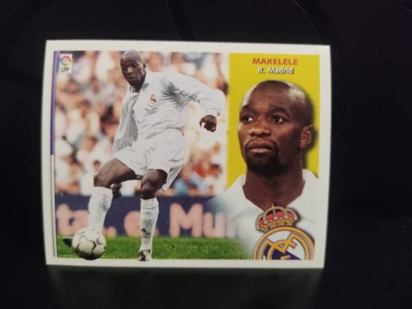 Cromos de jugadores de fútbol de la Liga Española (LaLiga) pertenecientes a diversas temporadas. Cada cromo muestra a un jugador en acción durante un partido o entrenamiento, acompañado de un retrato en primer plano, el nombre del jugador, su equipo y el escudo correspondiente. Los equipos representados incluyen clubes como Real Madrid, Atlético de Madrid, FC Barcelona, Sevilla FC, Real Zaragoza, Deportivo Alavés, Real Sociedad, Real Betis, RCD Mallorca, RC Deportivo, RC Celta, Villarreal CF, Racing de Santander, Real Valladolid y Athletic Club.