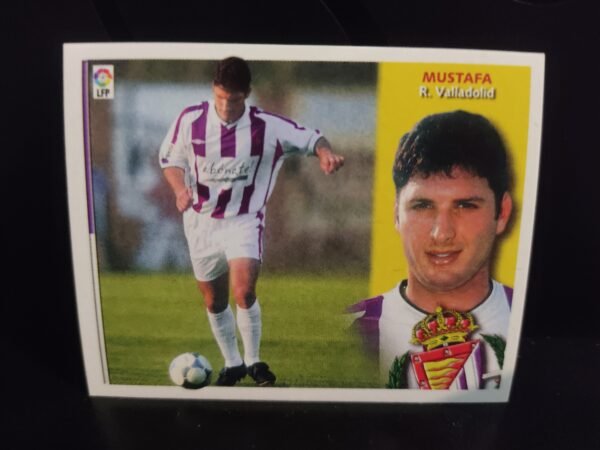 Cromos antiguos de fútbol español con imágenes de jugadores históricos en acción y en primer plano, pertenecientes a clubes como FC Barcelona, Real Betis, Deportivo Alavés, RCD Mallorca y Real Valladolid, correspondientes a diferentes temporadas de La Liga.