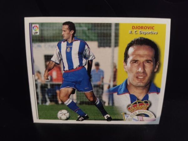 Cromos antiguos de fútbol español con imágenes de jugadores históricos en acción y en primer plano, pertenecientes a clubes como FC Barcelona, Real Betis, Deportivo Alavés, RCD Mallorca y Real Valladolid, correspondientes a diferentes temporadas de La Liga.