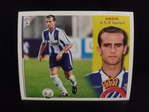 Lote de 8 cromos antiguos de fútbol de la Liga Española (La Liga), temporada 2000s, con jugadores de equipos emblemáticos como Real Madrid, FC Barcelona, RCD Espanyol, Real Valladolid y Deportivo de La Coruña. Cada cromo muestra una imagen del jugador en acción junto a un retrato con el escudo del club.