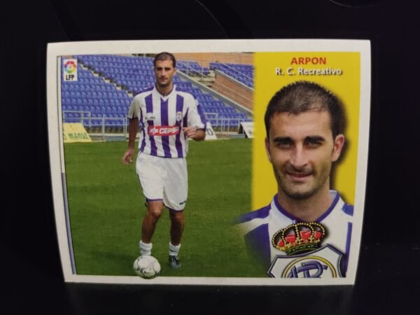Cromos antiguos de jugadores del Real Betis y R.C. Recreativo de la Liga Española (LFP) en acción y retrato.
