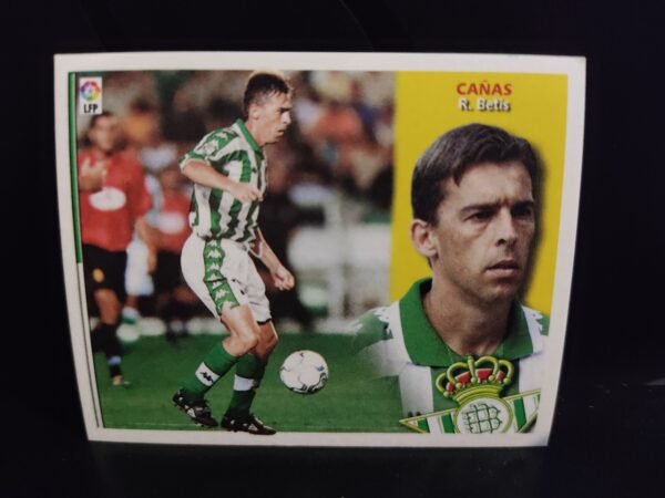 Cromos antiguos de jugadores del Real Betis y R.C. Recreativo de la Liga Española (LFP) en acción y retrato.