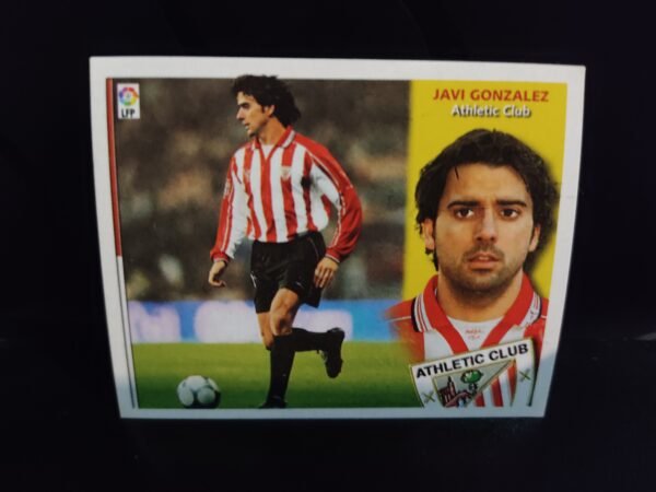 Cromos antiguos de jugadores del Real Betis y R.C. Recreativo de la Liga Española (LFP) en acción y retrato.