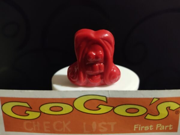 Fotografías de figuras coleccionables Gogo’s Crazy Bones Serie 1 en diversos colores y formas, exhibidas junto a una tarjeta de checklist con el logo oficial.