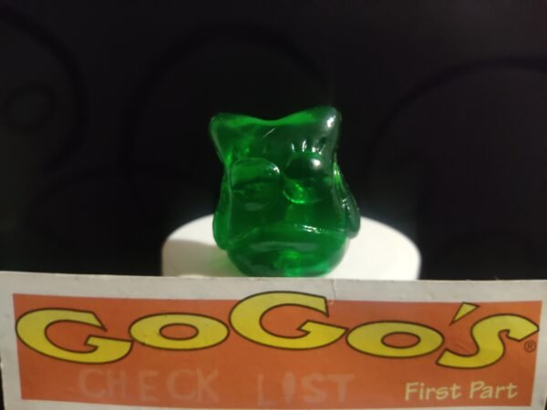 Fotografías de figuras coleccionables Gogo’s Crazy Bones Serie 1 en diversos colores y formas, exhibidas junto a una tarjeta de checklist con el logo oficial.