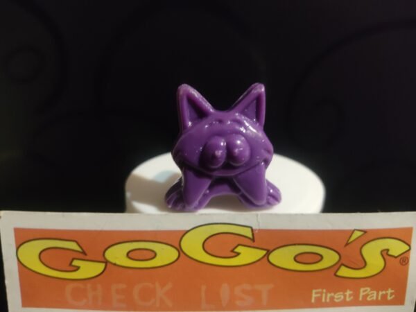 Fotografías de figuras coleccionables Gogo’s Crazy Bones Serie 1 en diversos colores y formas, exhibidas junto a una tarjeta de checklist con el logo oficial.