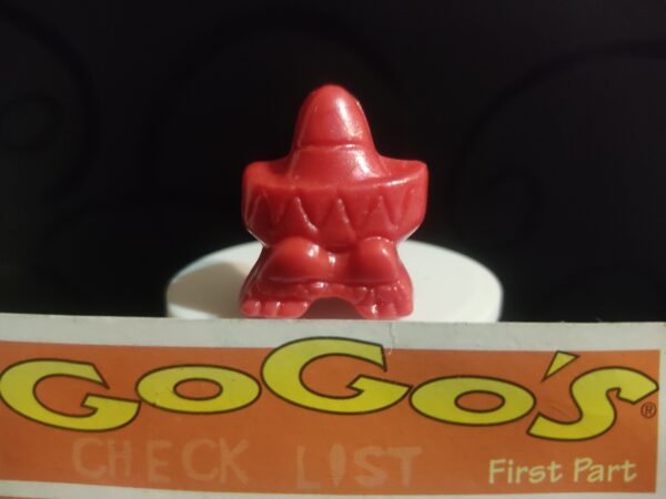 Fotografías de figuras coleccionables Gogo’s Crazy Bones Serie 1 en diversos colores y formas, exhibidas junto a una tarjeta de checklist con el logo oficial.