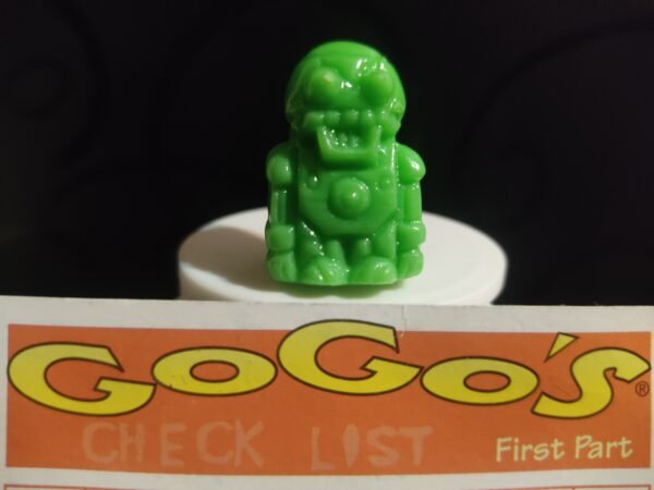 Fotografías de figuras coleccionables Gogo’s Crazy Bones Serie 1 en diversos colores y formas, exhibidas junto a una tarjeta de checklist con el logo oficial.
